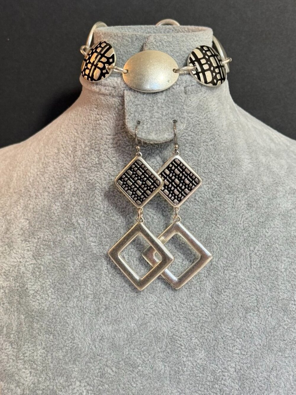 Dana Buchman Toggle Bracelet And Earrings Silver Tone Black Geometric Design